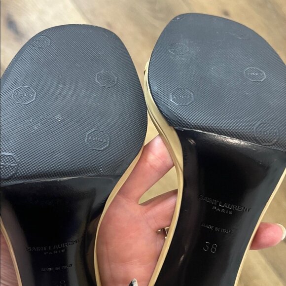 Saint Laurent Jane 105 Beige Patent Leather Heels - Picture 8 of 11